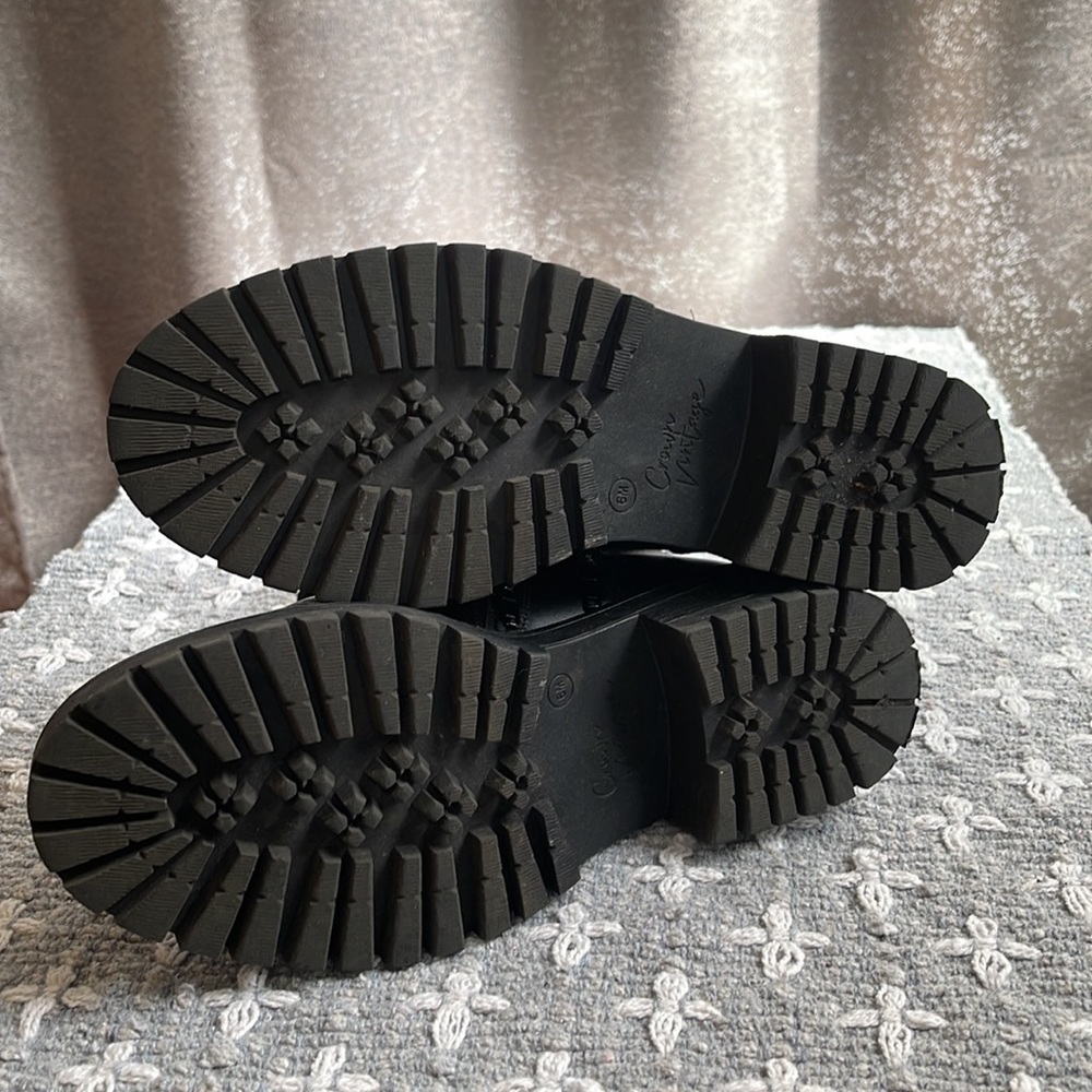 Boots - Picture 6 of 6